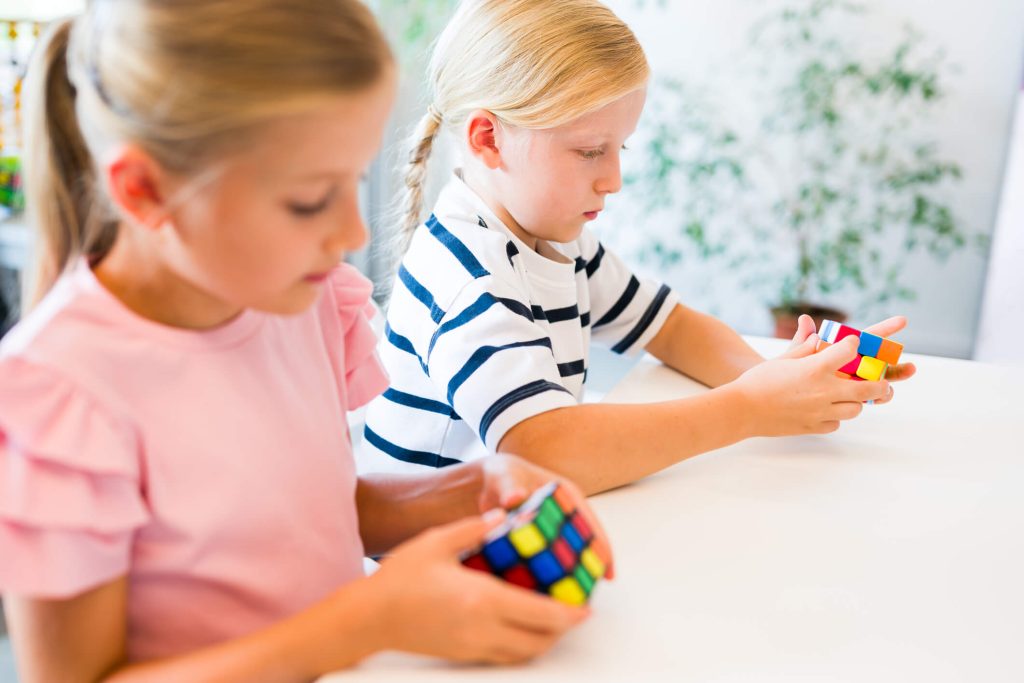 Rubiks kub – ett färgglatt huvudbry